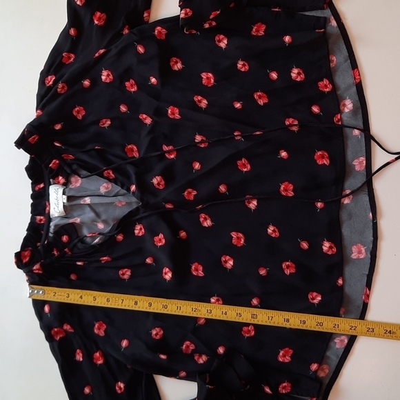 Cleobella Phoebe Floral Ruffled Bell Sleeve Blouse black red small - Picture 8 of 9